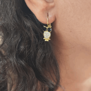 Brinco Flor cravejado de zircônias