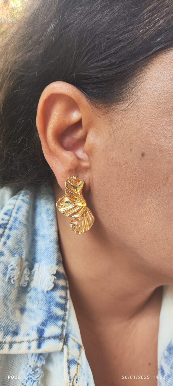 Brinco Pétala - Folheado a Ouro 18k