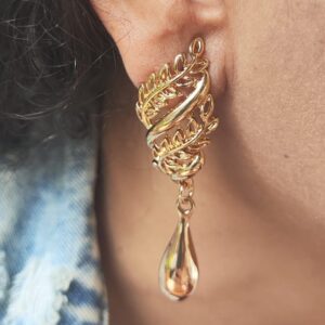 Brinco Folhas Orgânicas com Gotas folheadas a ouro 18k