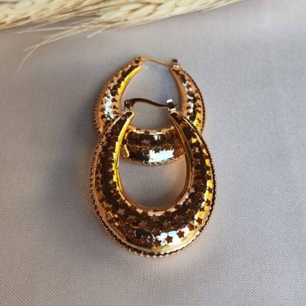 Brinco Argola Oval trabalhada Folheado a Ouro  18k