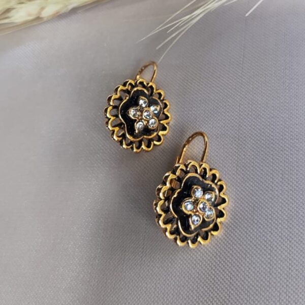 Brinco Gancho dourado zircônias